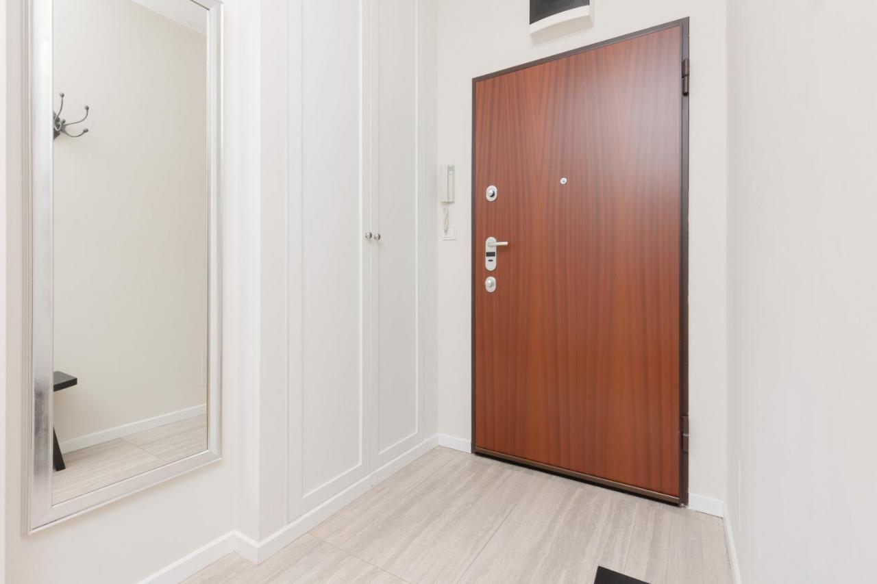 Quiet Apartment Park Edwarda Szymanskiego By Noclegi Renters Warszawa Exteriör bild